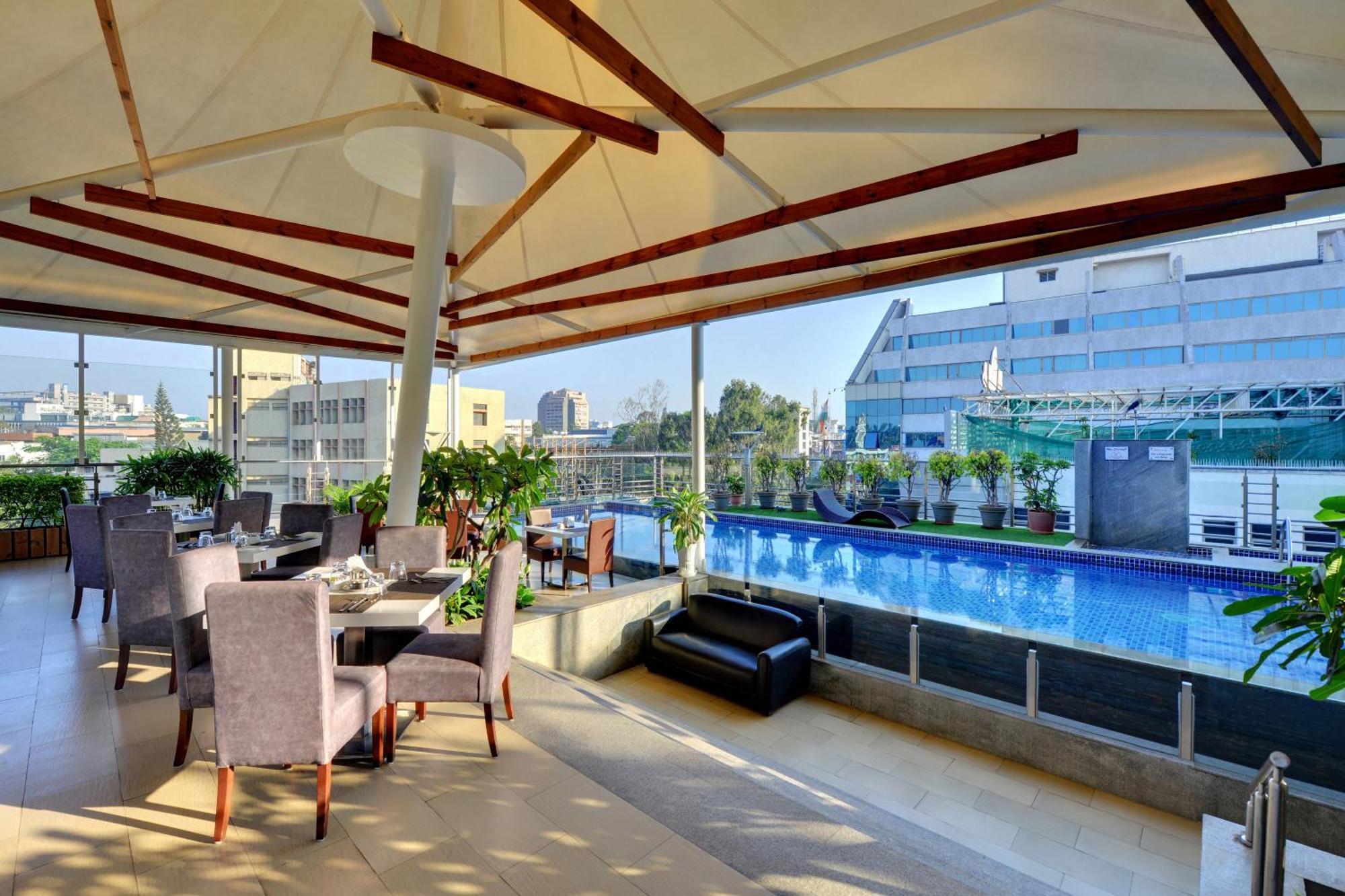 Iris The Business Hotel Бенґалуру Екстер'єр фото