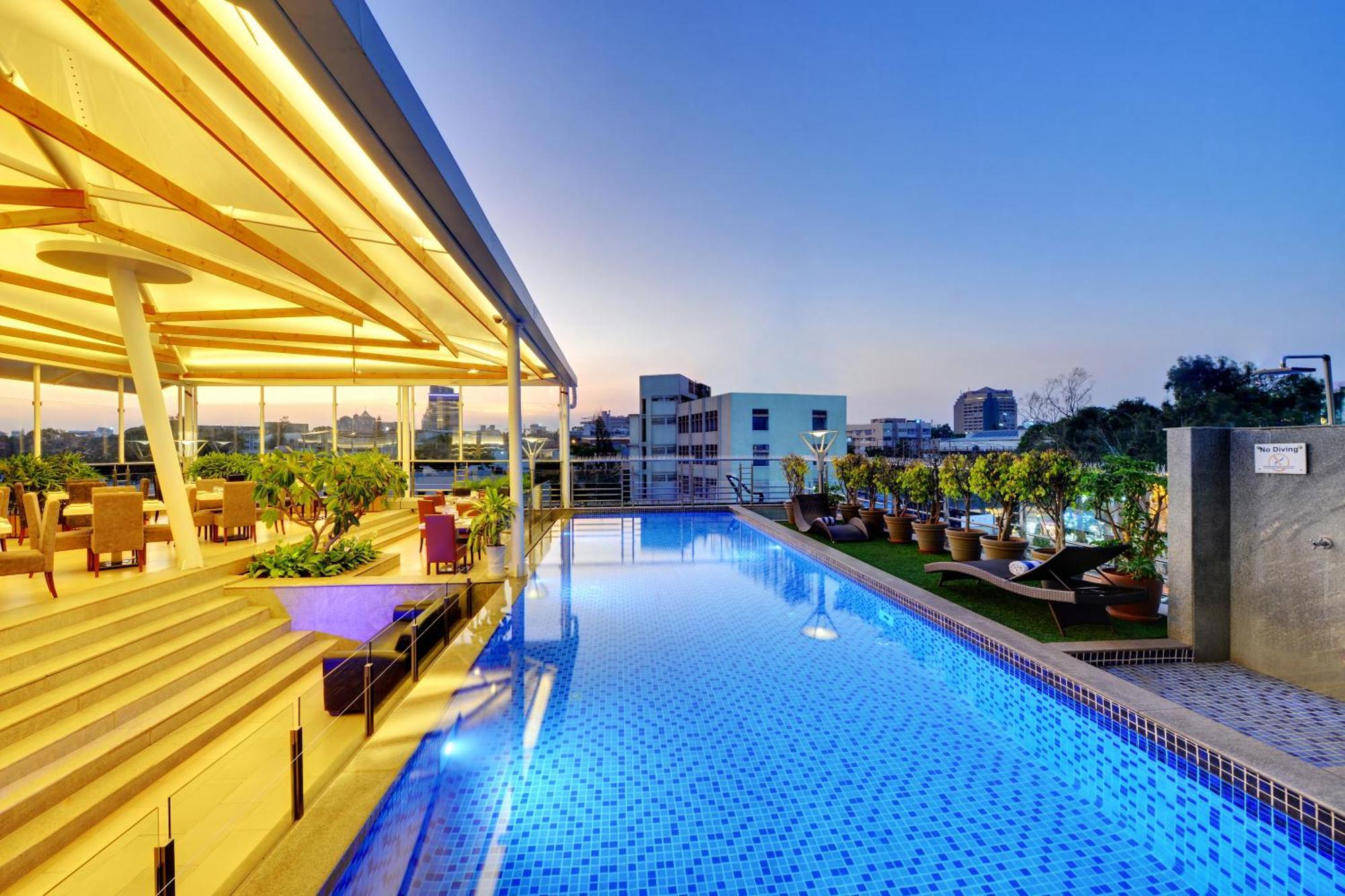 Iris The Business Hotel Бенґалуру Екстер'єр фото