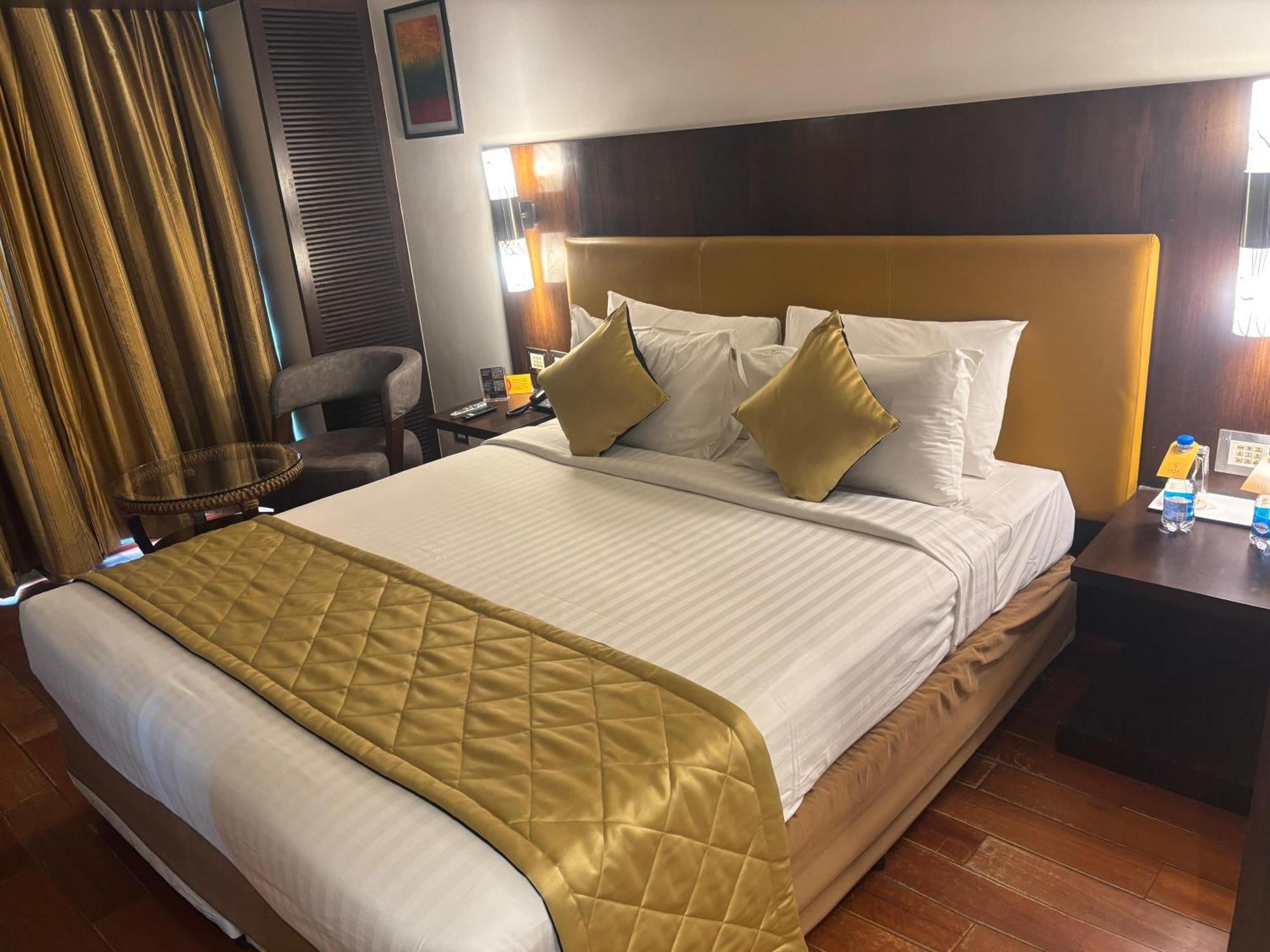 Iris The Business Hotel Бенґалуру Екстер'єр фото